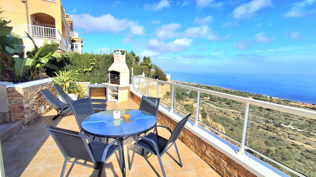 4 bed semi-detached in Santa Pola