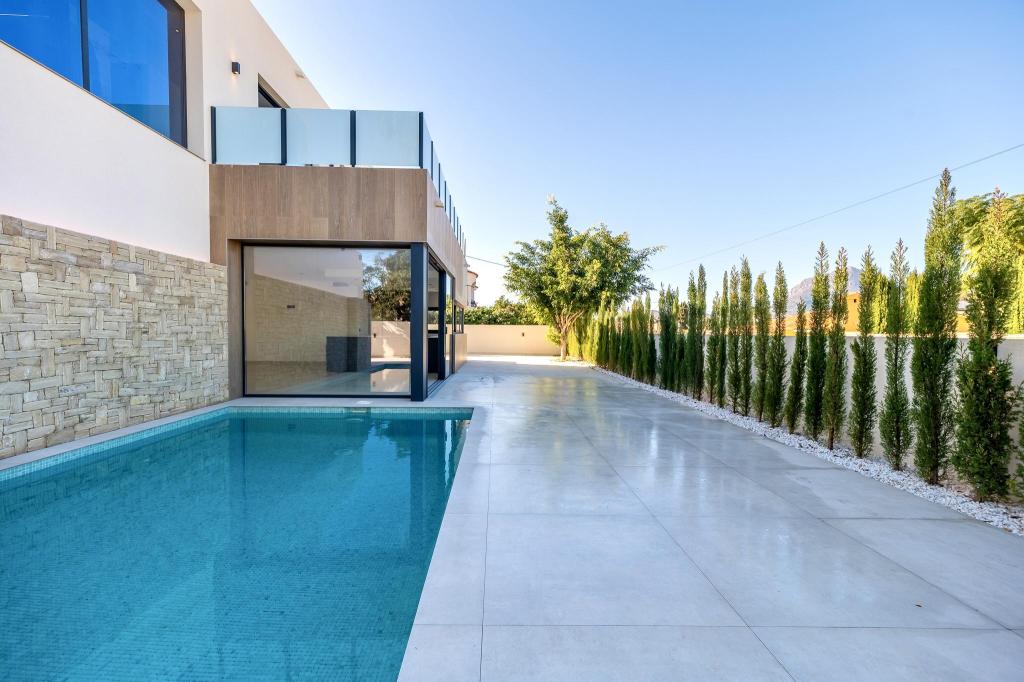 4 bed villa in Albir