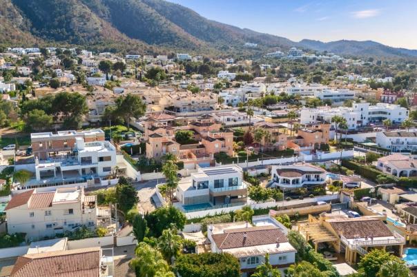 4 bed villa in Albir