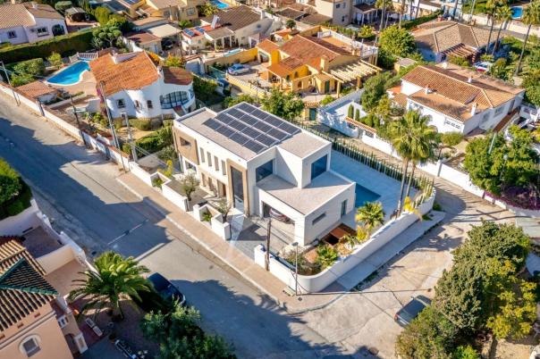 4 bed villa in Albir
