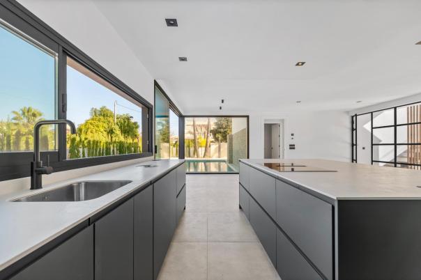 4 bed villa in Albir