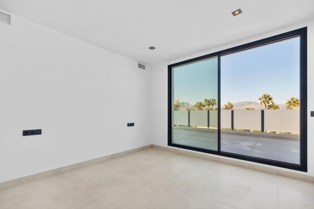 4 bed villa in Albir