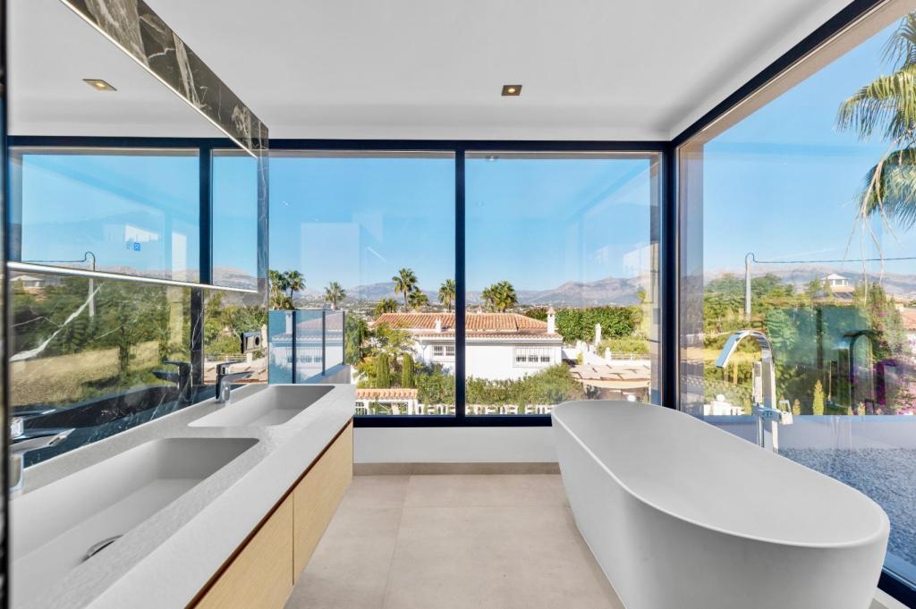 4 bed villa in Albir