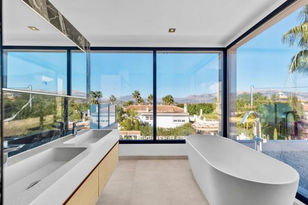 4 bed villa in Albir