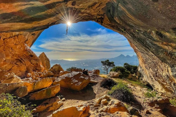 El Forat de Bernia - Hiking on the Costa Blanca