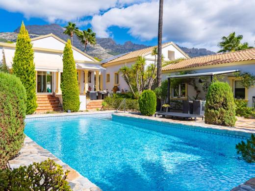 4 bed villa in Altea