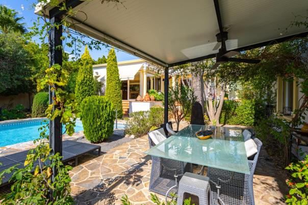 4 bed villa in Altea