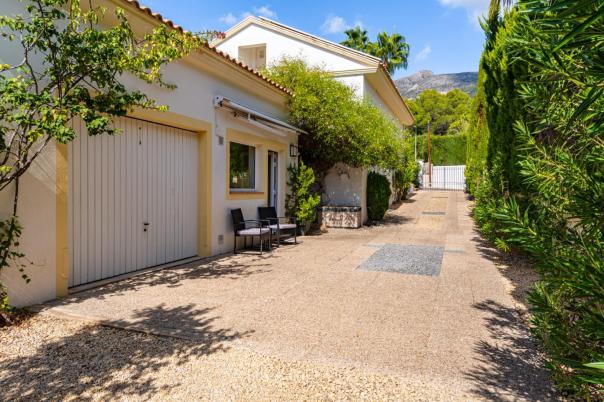 4 bed villa in Altea