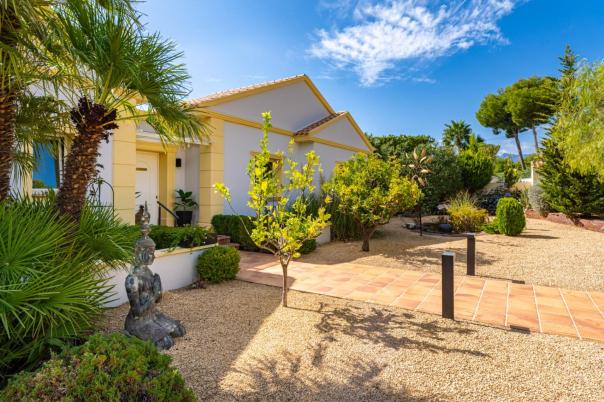 4 bed villa in Altea