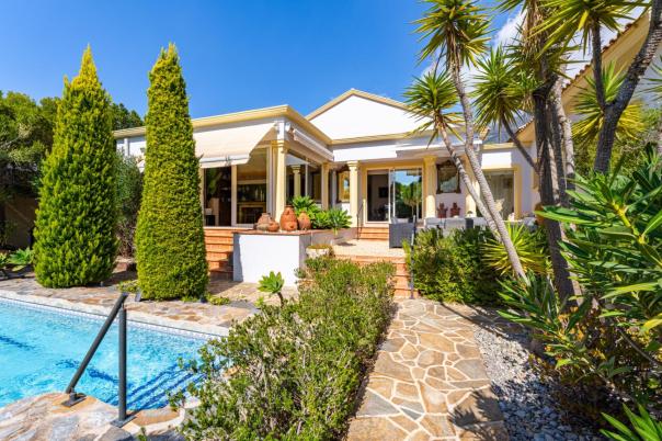 4 bed villa in Altea