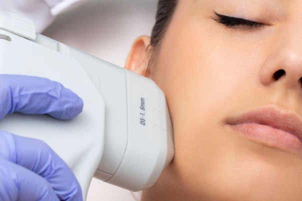 HIFU Non-Surgical Facelift at Clinica Miramar