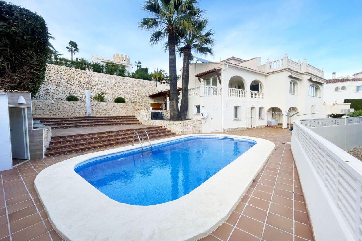 6 bed casa / chalet in Calpe