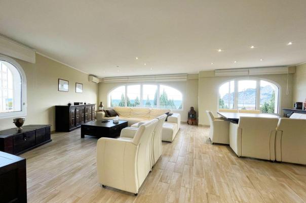 6 bed casa / chalet in Calpe