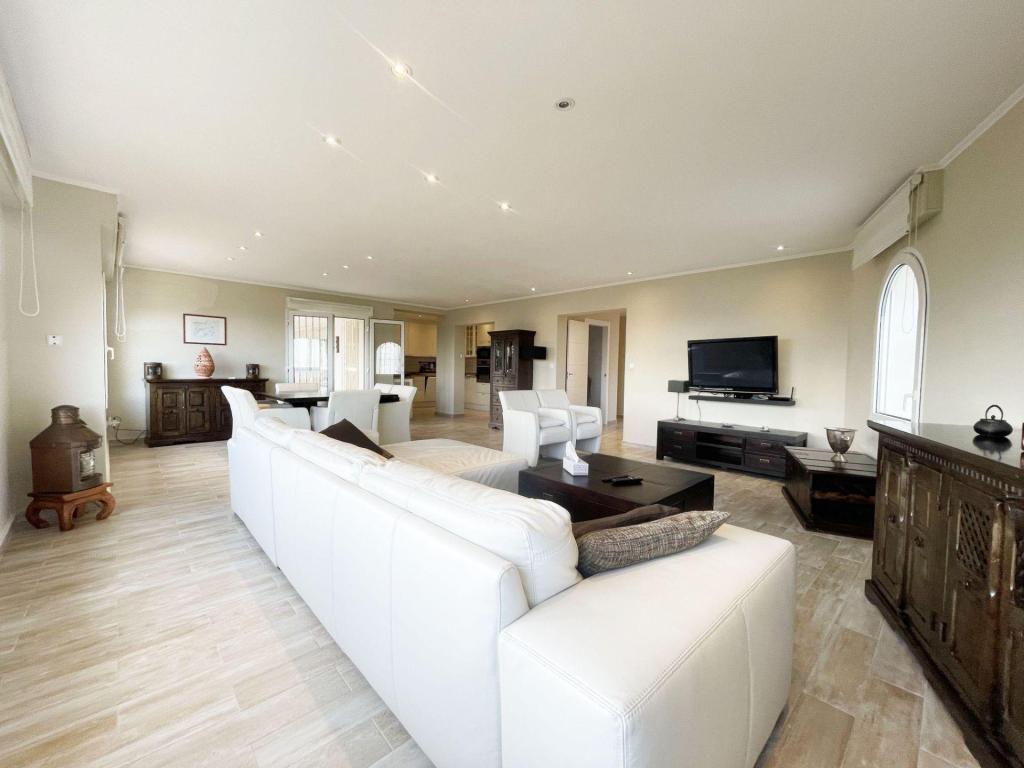 6 bed casa / chalet in Calpe