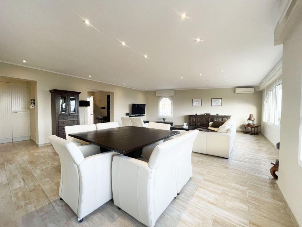 6 bed casa / chalet in Calpe