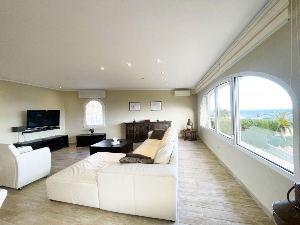 6 bed casa / chalet in Calpe