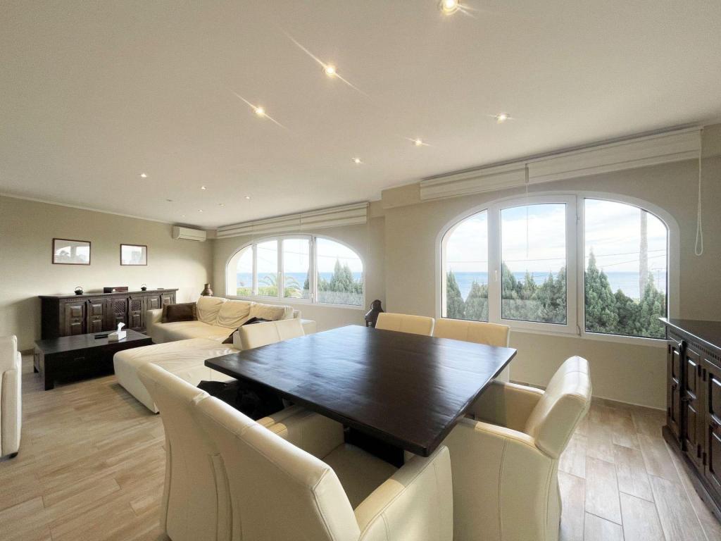 6 bed casa / chalet in Calpe