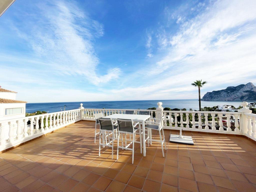 6 bed casa / chalet in Calpe