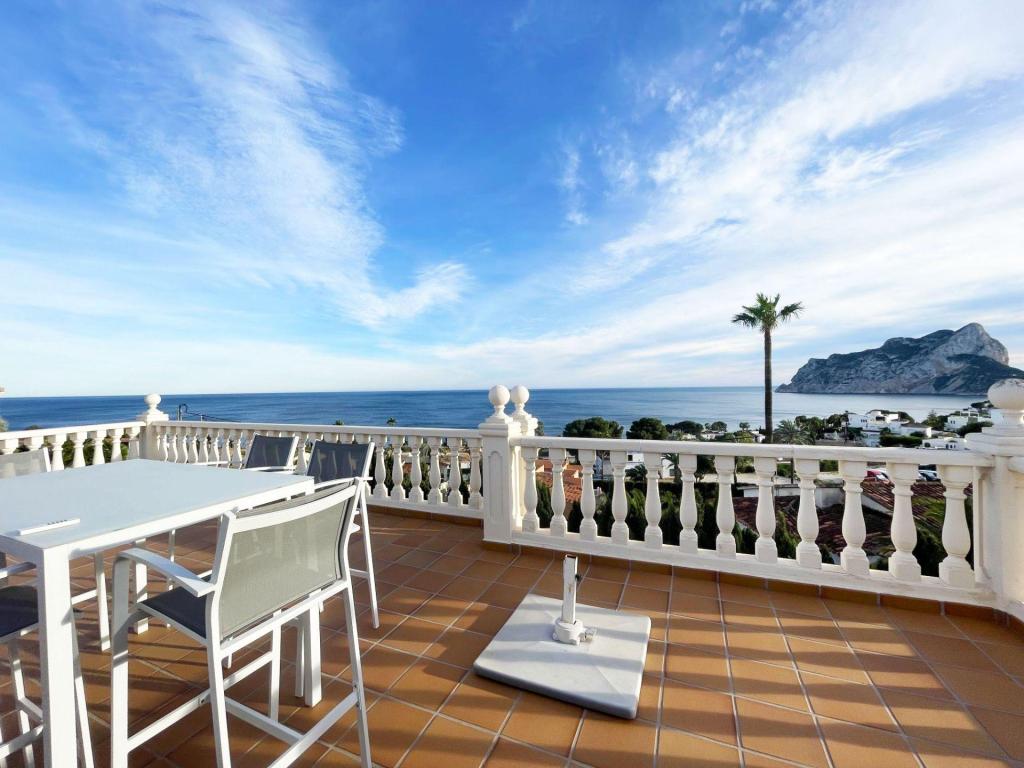6 bed casa / chalet in Calpe