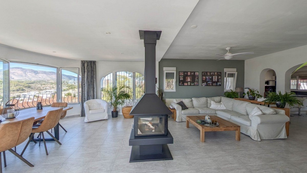 5 bed casa / chalet in Calpe / Calp