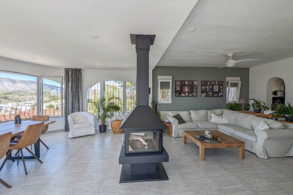 5 bed casa / chalet in Calpe / Calp