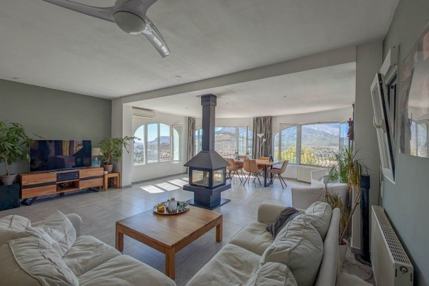5 bed casa / chalet in Calpe / Calp