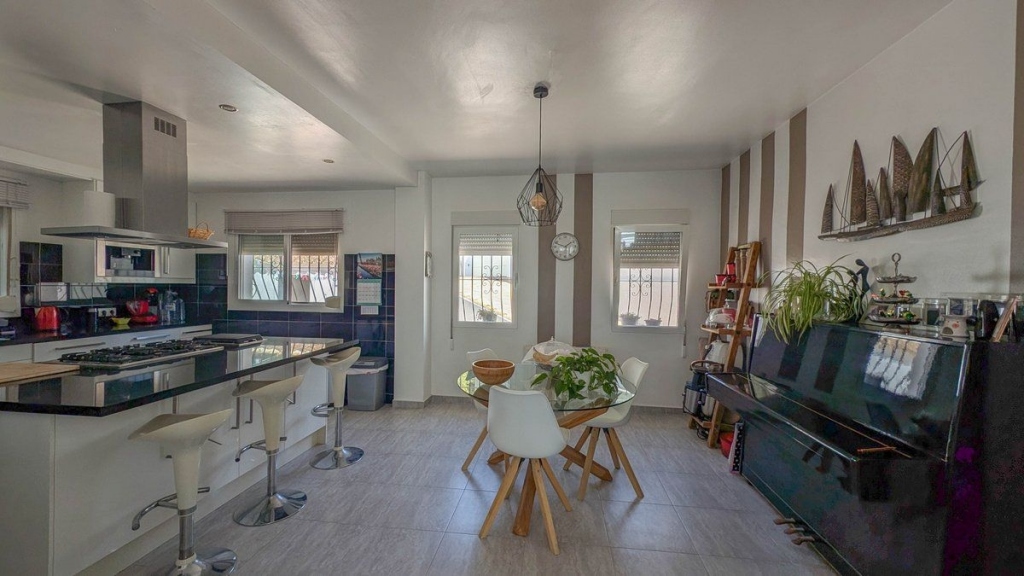 5 bed casa / chalet in Calpe / Calp