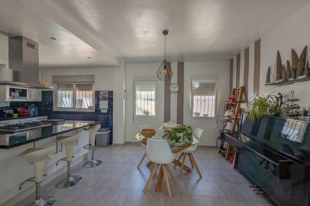 5 bed casa / chalet in Calpe / Calp
