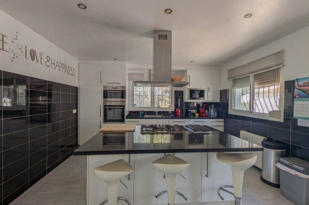 5 bed casa / chalet in Calpe / Calp