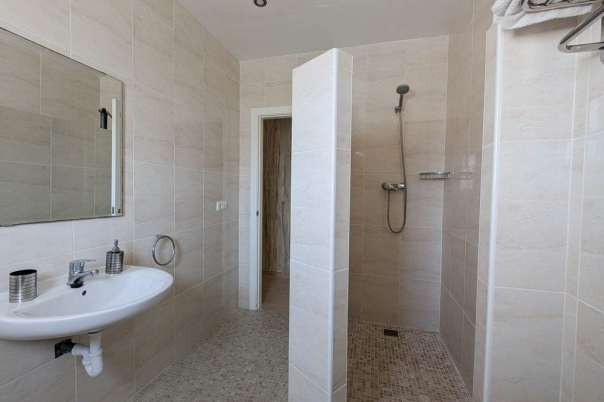 5 bed casa / chalet in Calpe / Calp