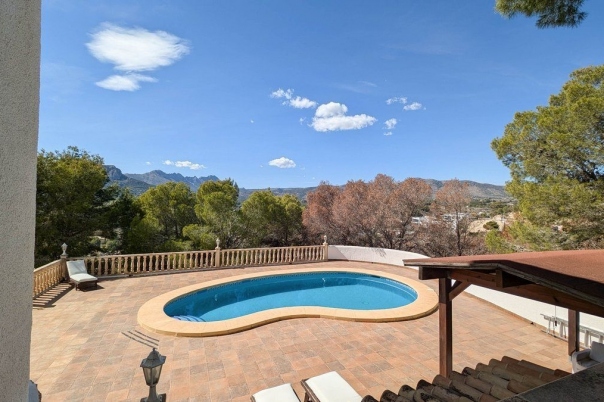5 bed casa / chalet in Calpe / Calp