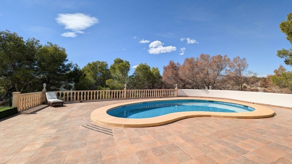 5 bed casa / chalet in Calpe / Calp