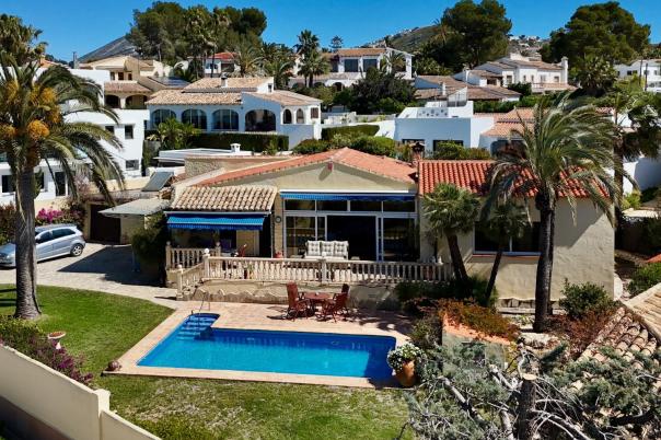 4 bed villas in Moraira