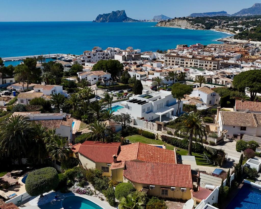 4 bed villas in Moraira