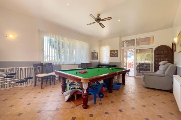 4 bed villas in Moraira