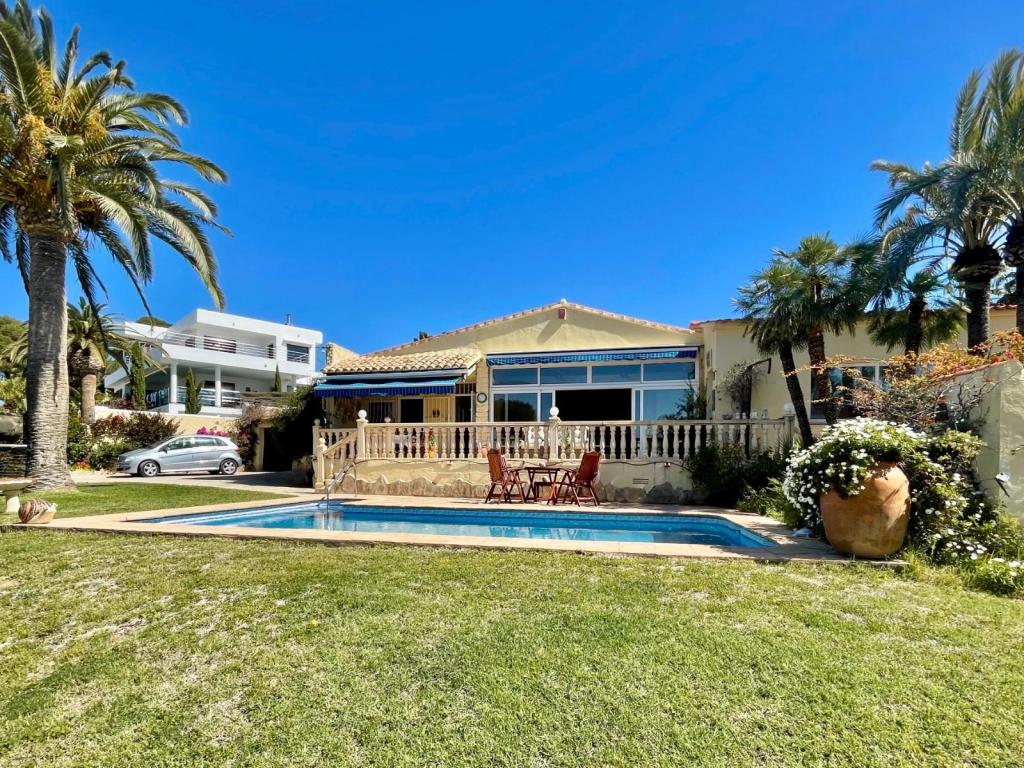 4 bed villas in Moraira