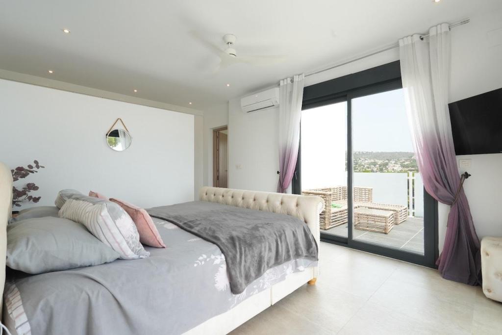 7 bed villas in Moraira