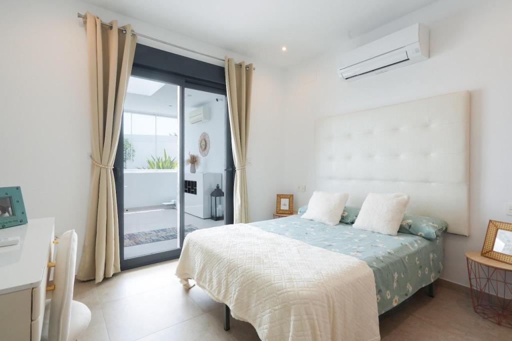 7 bed villas in Moraira