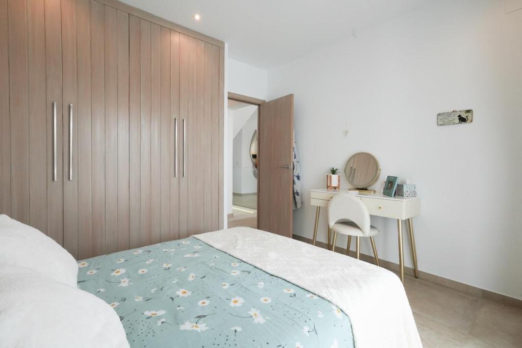 7 bed villas in Moraira