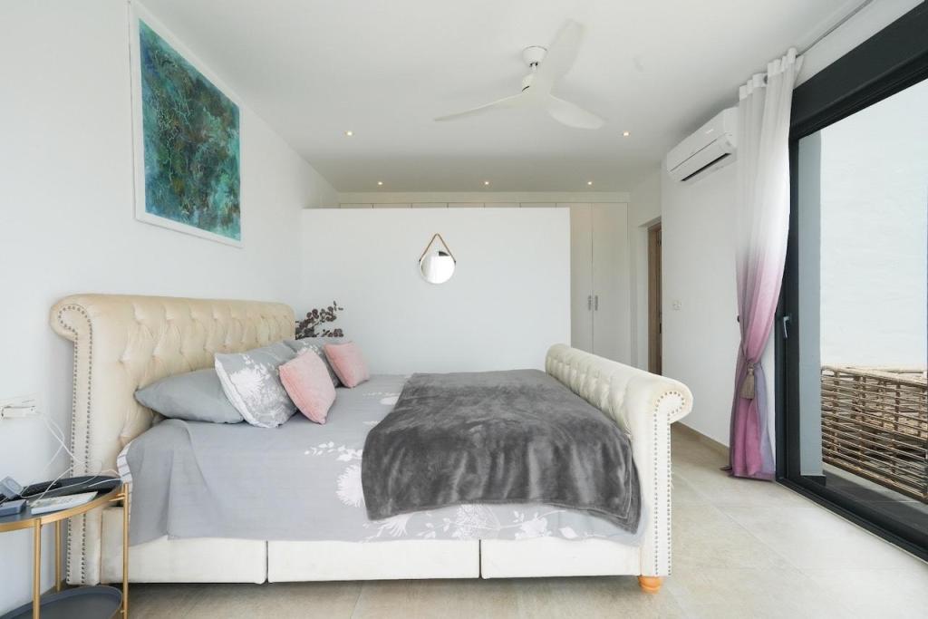 7 bed villas in Moraira