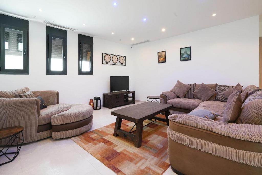 7 bed villas in Moraira