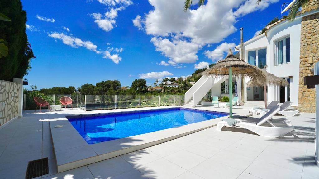 4 bed villas in Moraira