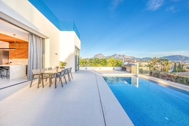 4 bed villa in Albir