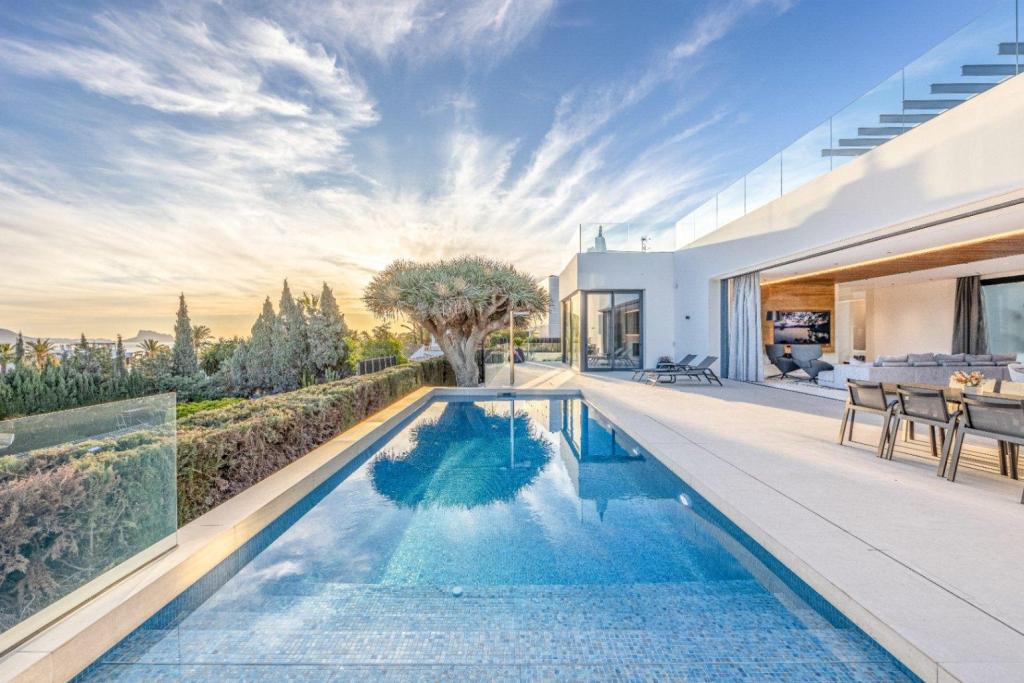 4 bed villa in Albir