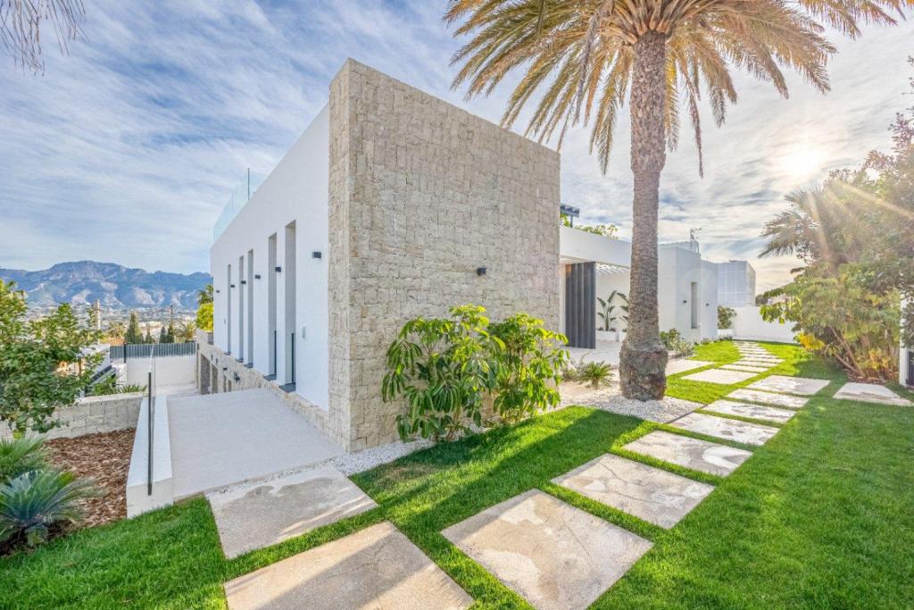 4 bed villa in Albir