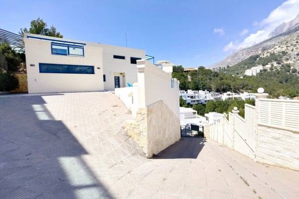 5 bed casa / chalet in Altea la Vella