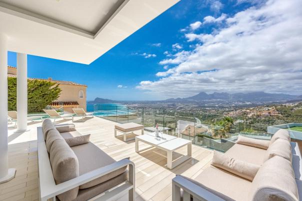 6 bed villa in Altea