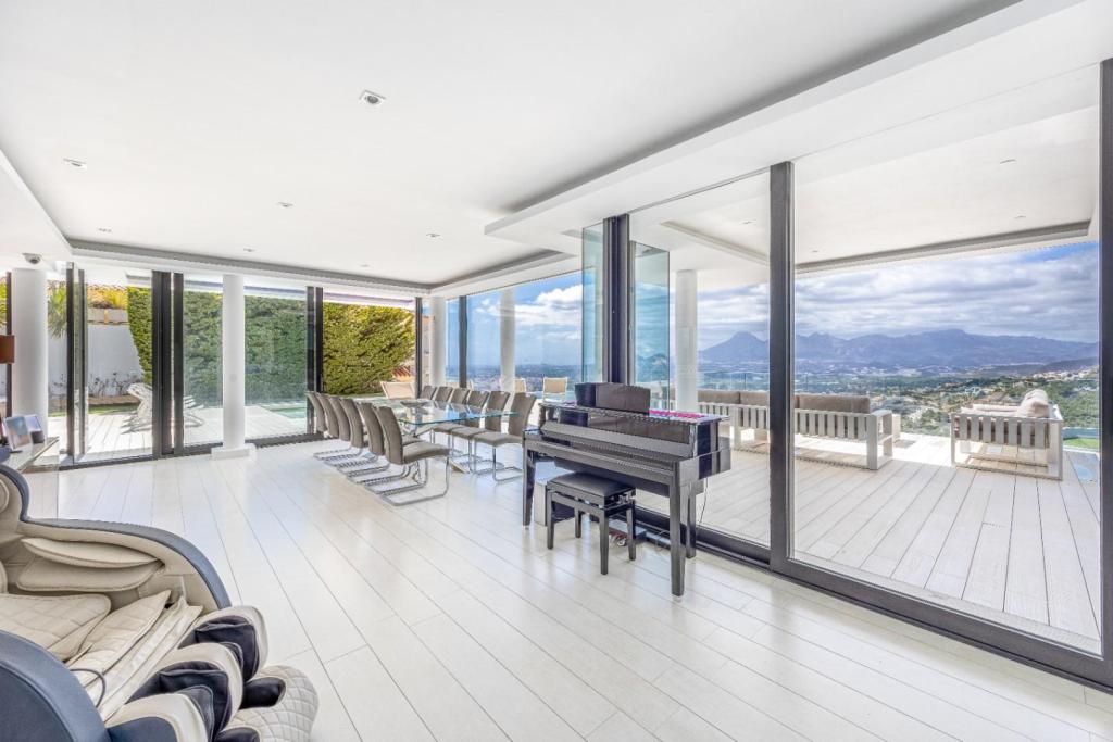 6 bed villa in Altea