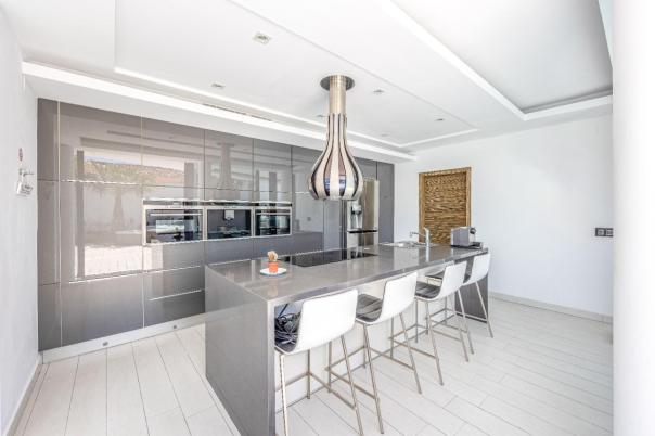 6 bed villa in Altea