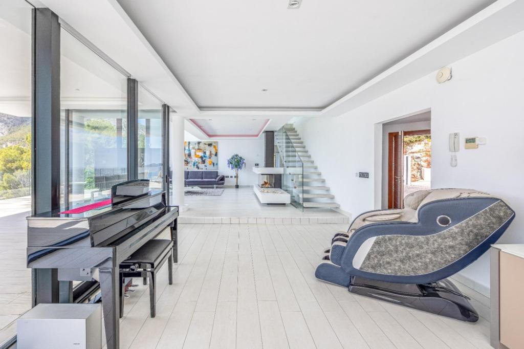 6 bed villa in Altea